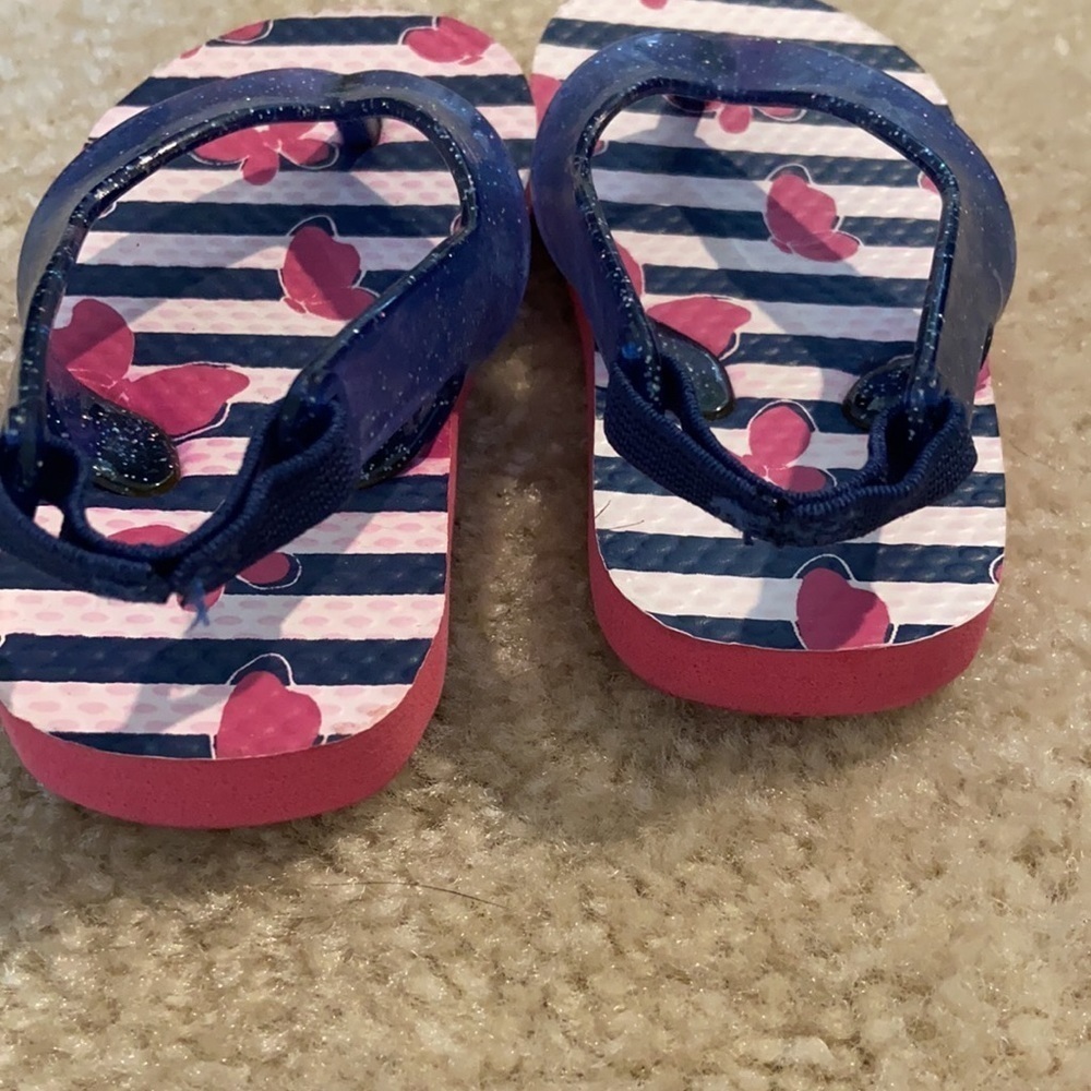 EUC Infant Flip flops - Picture 3 of 5